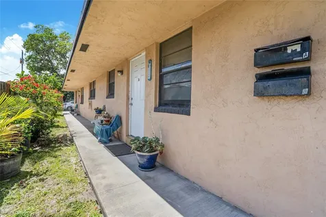 1734 N 16th Court Hollywood FL 33020