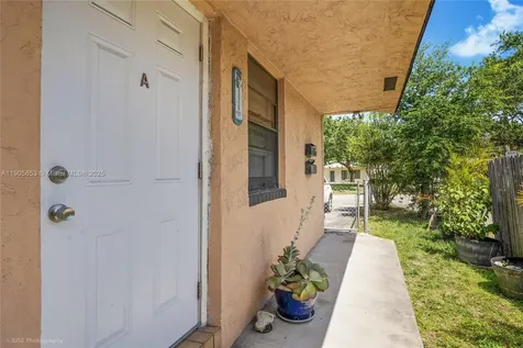 1734 N 16th Court Hollywood FL 33020