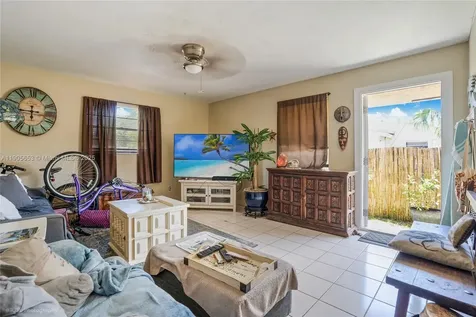 1734 N 16th Court Hollywood FL 33020