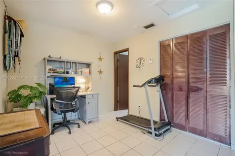 1734 N 16th Court Hollywood FL 33020