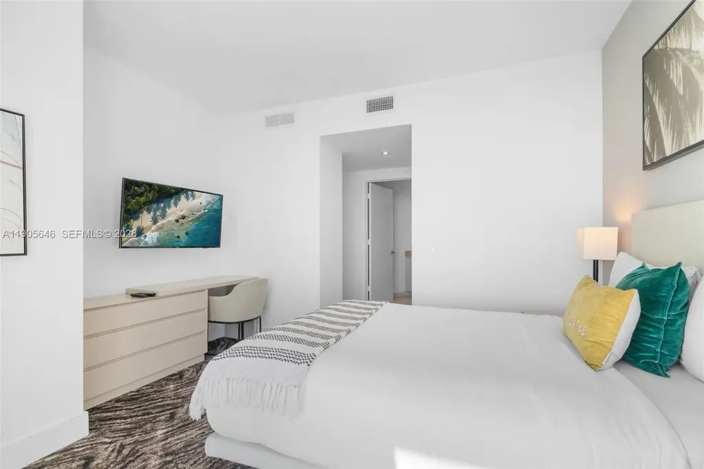 4111 S Ocean Drive Hollywood FL 33019