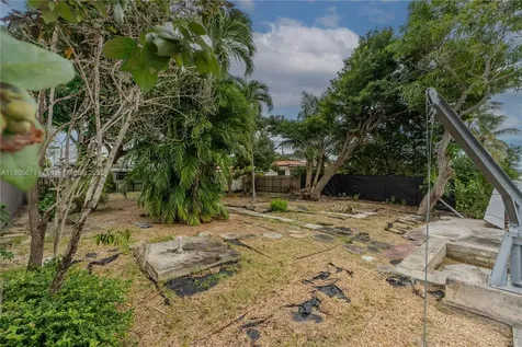 7830 Hawthorne Avenue Miami Beach FL 33141