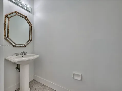 475 Ocean Ridge Way Juno Beach FL 33408