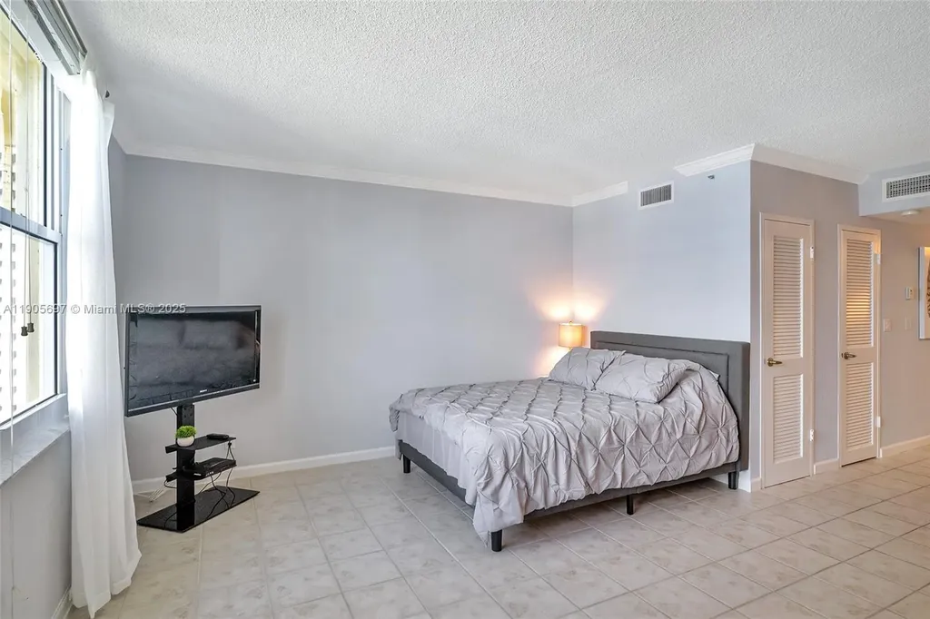 2501 S Ocean Drive Hollywood FL 33019