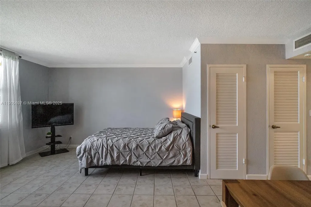 2501 S Ocean Drive Hollywood FL 33019