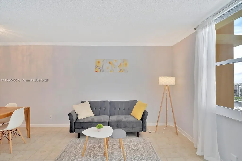 2501 S Ocean Drive Hollywood FL 33019