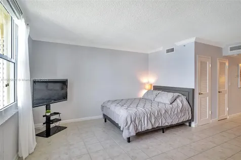2501 S Ocean Drive Hollywood FL 33019