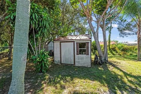 310 SE Evans Avenue Port St. Lucie FL 34984
