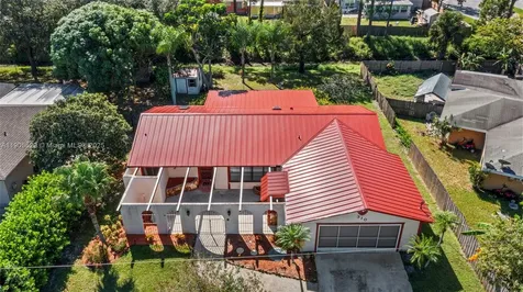 310 SE Evans Avenue Port St. Lucie FL 34984