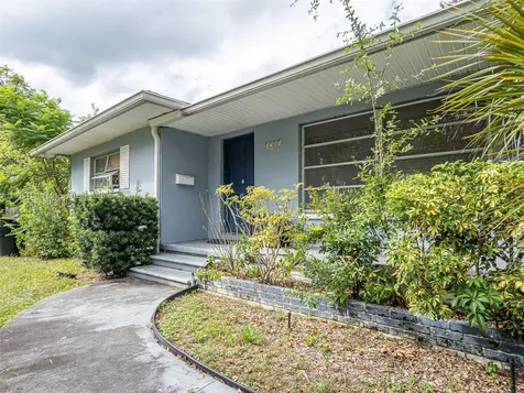 8201 Yardley Avenue N St Petersburg FL 33710