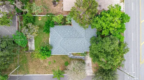 8201 Yardley Avenue N St Petersburg FL 33710