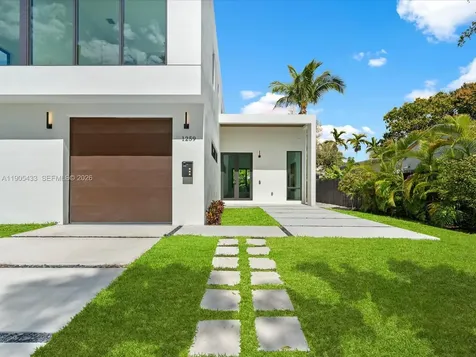 1259 SW 20th Street Miami FL 33145