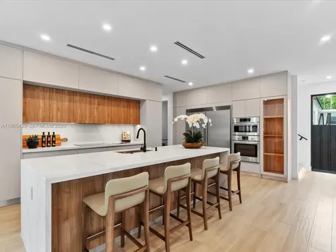 1259 SW 20th Street Miami FL 33145
