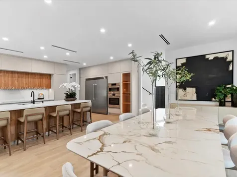 1259 SW 20th Street Miami FL 33145