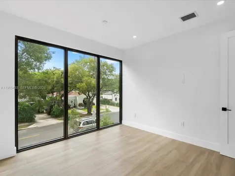 1259 SW 20th Street Miami FL 33145