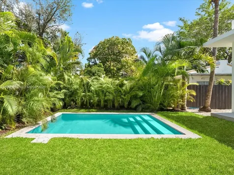 1259 SW 20th Street Miami FL 33145