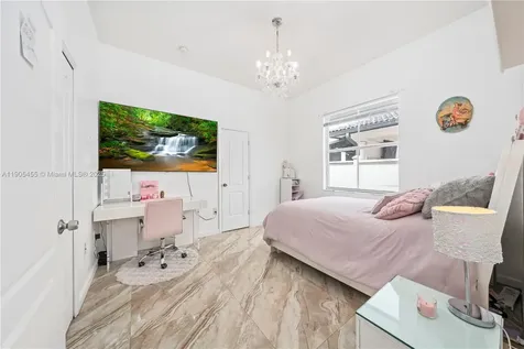 18000 NW 90th Place Hialeah FL 33018