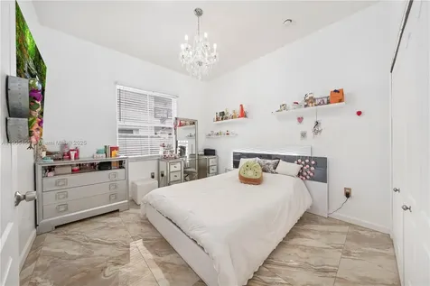 18000 NW 90th Place Hialeah FL 33018