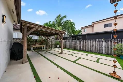 18000 NW 90th Place Hialeah FL 33018