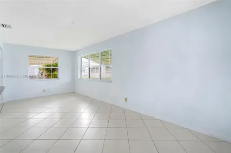 1005 SW 18th Street Boynton Beach FL 33426
