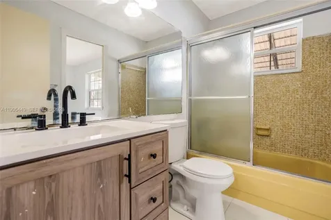 1005 SW 18th Street Boynton Beach FL 33426