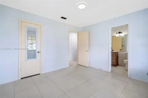 1005 SW 18th Street Boynton Beach FL 33426