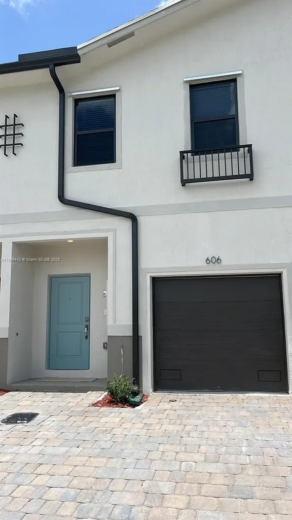 606 SW 12 Street Homestead FL 33034