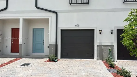 606 SW 12 Street Homestead FL 33034
