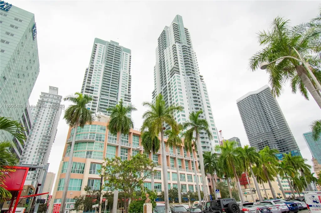 253 NE 2nd Street Miami FL 33132