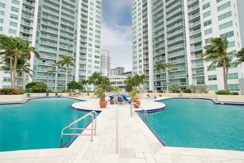 253 NE 2nd Street Miami FL 33132