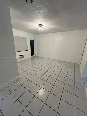 7155 Rue Notre Dame Miami Beach FL 33141