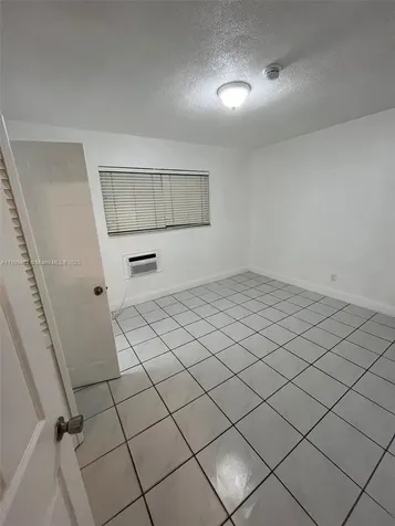 7155 Rue Notre Dame Miami Beach FL 33141