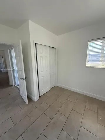 7155 Rue Notre Dame Miami Beach FL 33141