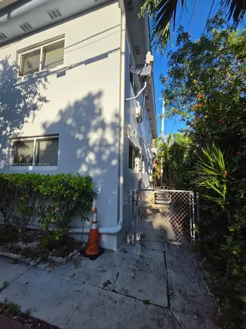 7155 Rue Notre Dame Miami Beach FL 33141