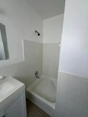 7155 Rue Notre Dame Miami Beach FL 33141