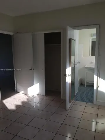 7155 Rue Notre Dame Miami Beach FL 33141