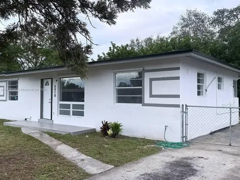 3510 SW 36th Court West Park FL 33023