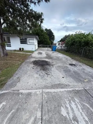 3510 SW 36th Court West Park FL 33023