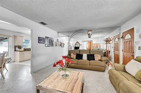671 E 53rd Street Hialeah FL 33013