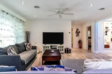 4521 NE 15th Terrace Oakland Park FL 33334