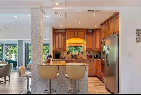 4521 NE 15th Terrace Oakland Park FL 33334