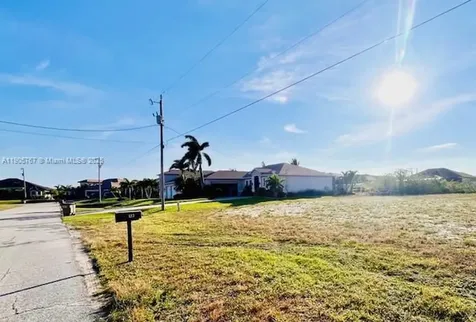 416 NW 38 Place Cape Coral FL 33993