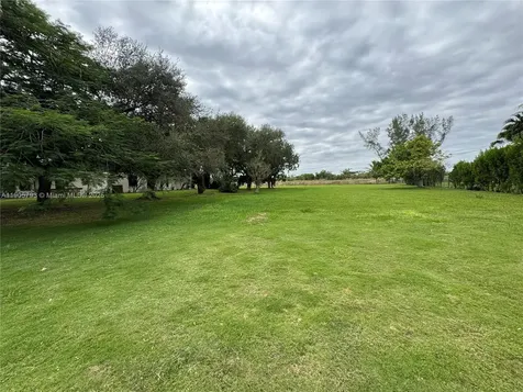 18750 SW 207th Avenue Miami FL 33187