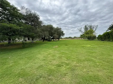 18750 SW 207th Avenue Miami FL 33187