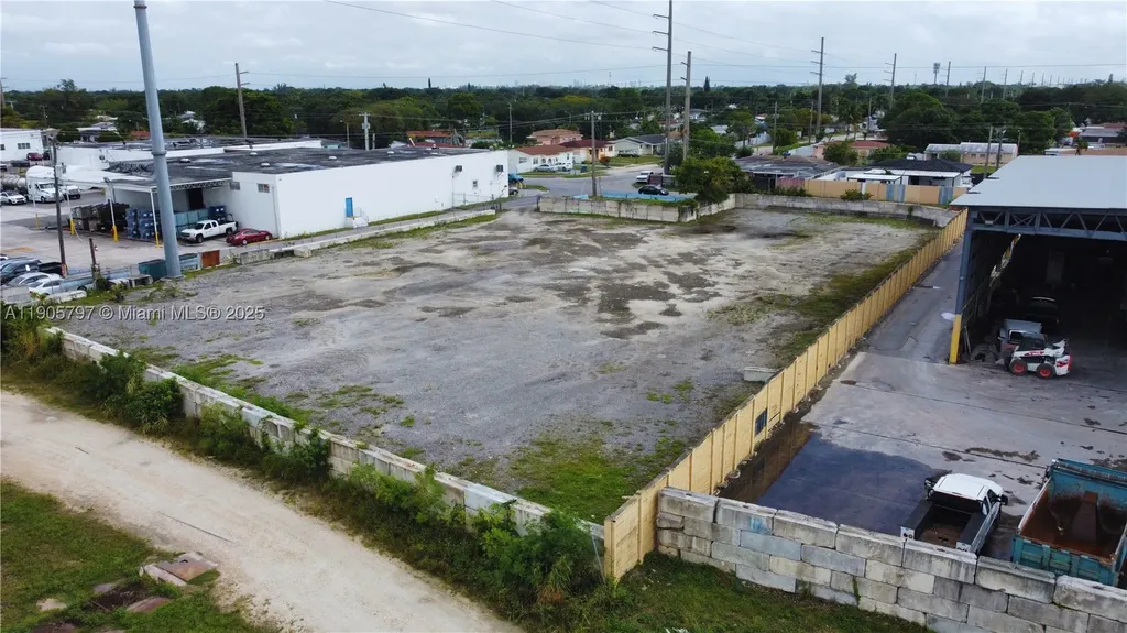 8650 NW 36 Avenue Miami FL 33147