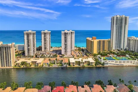 2301 S Ocean Drive Hollywood FL 33019