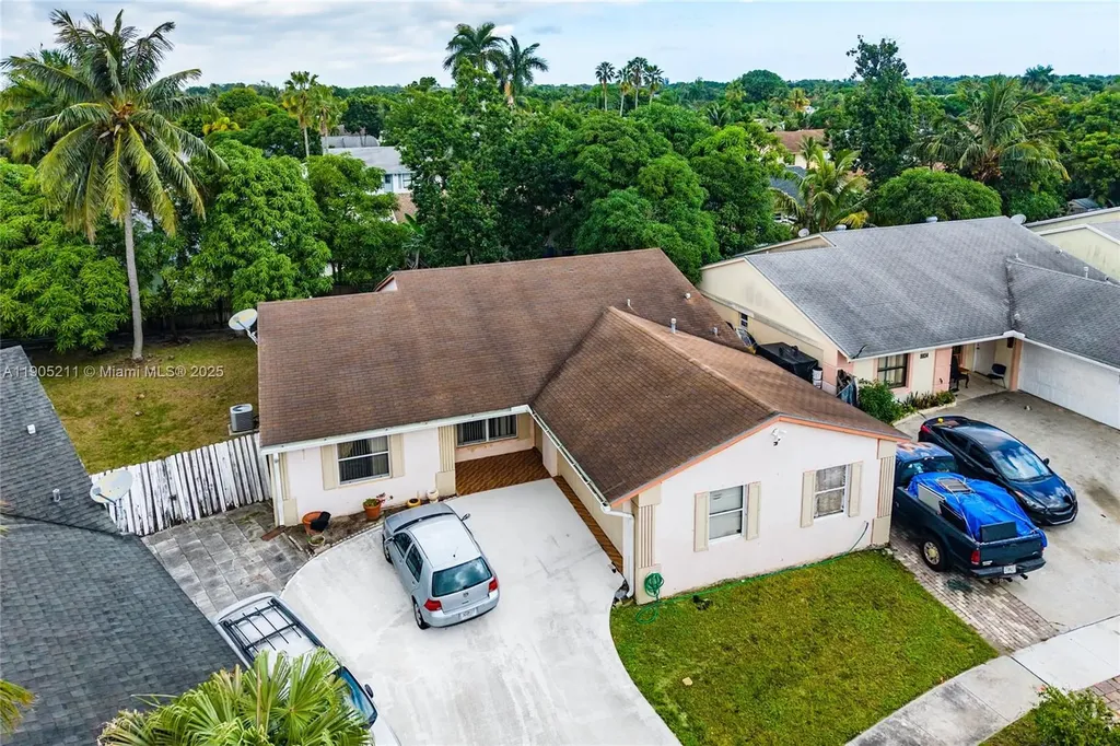 5930 W Lincoln Circle W Lake Worth FL 33463