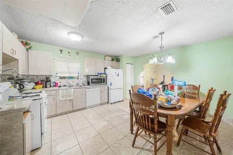 5930 W Lincoln Circle W Lake Worth FL 33463