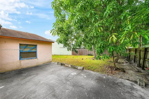 5930 W Lincoln Circle W Lake Worth FL 33463