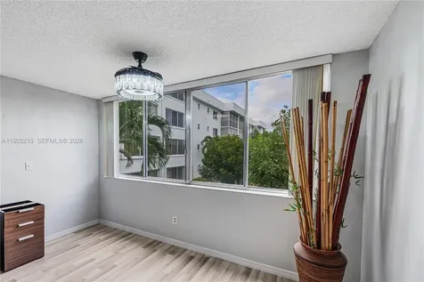 6698 10th Avenue N Lake Worth FL 33467